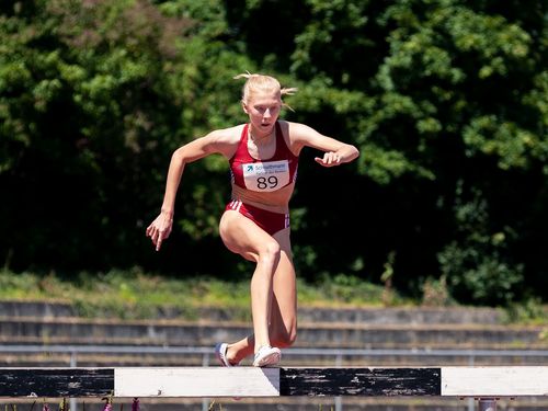 Jolanda Kallabis läuft U16-Rekord über 1500 Meter Hindernis