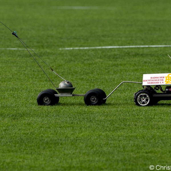 Deutsche Spitzenklasse beim Hammerwerfen mit Musik in Langenbrand