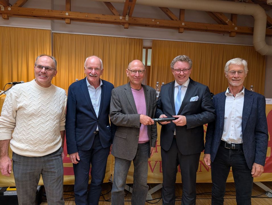 Michael Schlicksupp wird in seinem Amt bestätigt. 