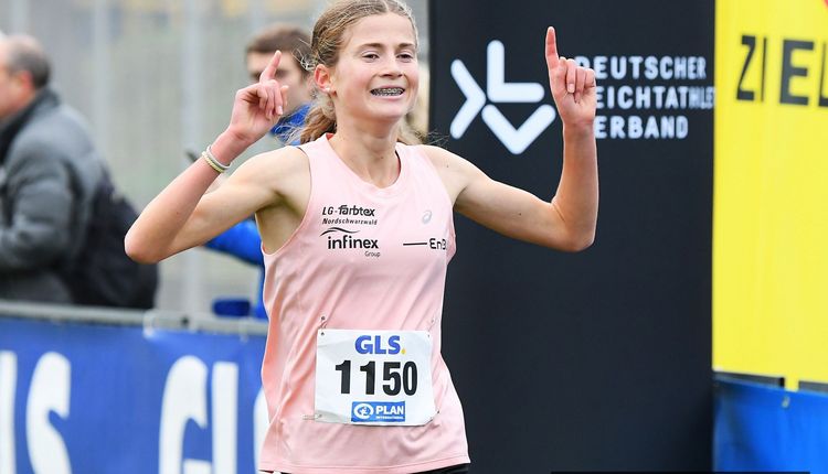 Julia Ehrle (LG farbtex Nordschwarzwald) bei der DM Cross in Darmstadt.