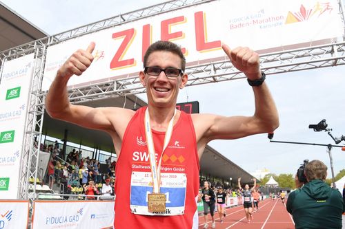 Jannik Arbogast  und Gabriela Rocha gewinnen den 37. Fiducia & GAD Baden-Marathon