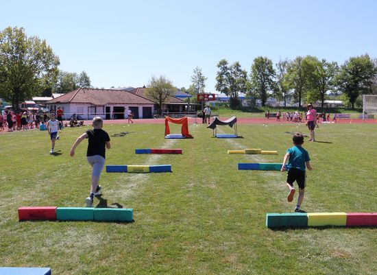 Schulprojekt „Grundschule trifft Kinderleichtathletik“ begeistert landesweit über 11.000 Kinder