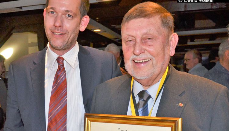 Chapeau für Lebensleistung: Peter Schramm Ehrenbürger in Eberstadt