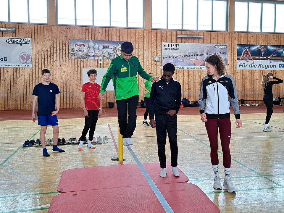 ... auf der Slackline ...