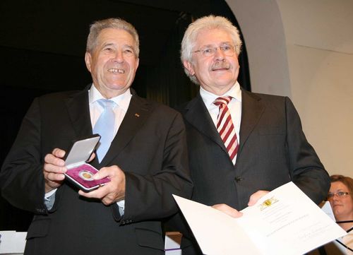Wir gratulieren unserem Ehrenmitglied Heinz Fütterer zum 80. Geburtstag und zur Ehrung mit der Staufermedaille