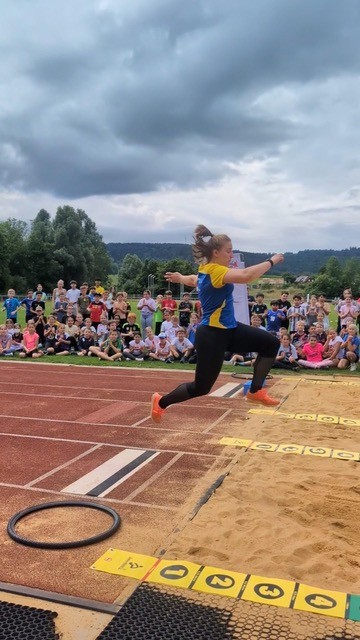 Ein Tag voller Lachen, Wettkampfgeist und Gemeinschaft – „Grundschule trifft Kinderleichtathletik“ bei der LG Weissacher Tal